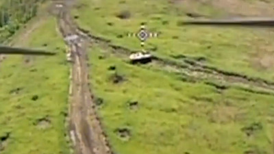 МО РФ: Операторы FPV-дронов Воздушно-десантных войск продолжают громить противника