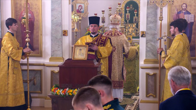 Александр Беглов поздравил петербуржцев с Днем перенесения мощей Александра Невского