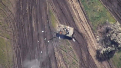 В Минобороны РФ показали кадры уничтожения бронетехники ВСУ