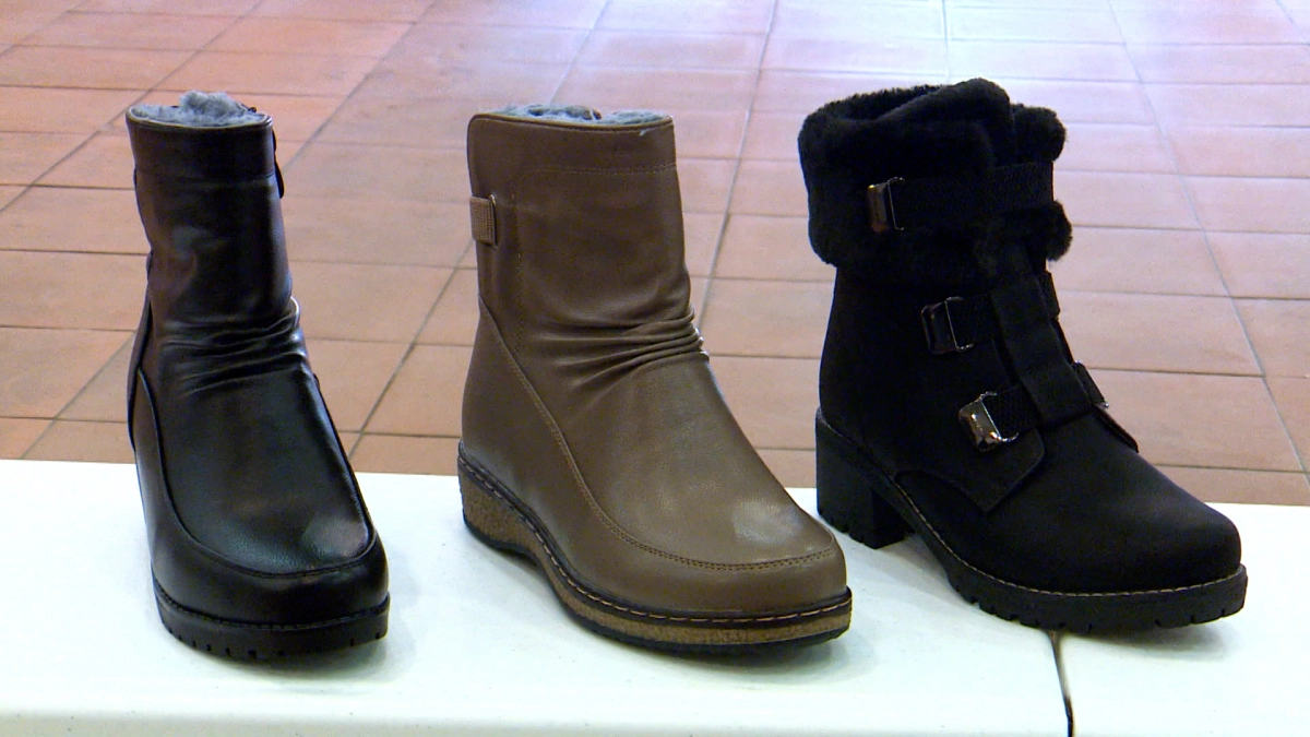 Дизайнер назвал пять моделей обуви, которые испортят осенний образ - tvspb.ru