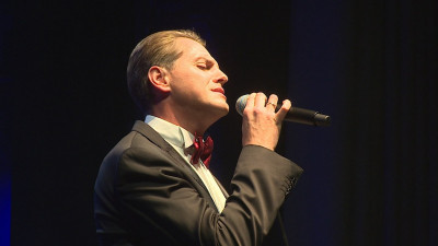 Российский певец Иван Ожогин отметил День рождения концертом в Петербурге