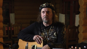 Книги, музыка и живопись. Что вдохновляет рок-музыканта, поэта, художника Михаила Башакова