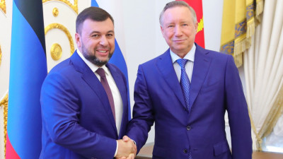 Александр Беглов поздравил Дениса Пушилина с вступлением в должность главы ДНР