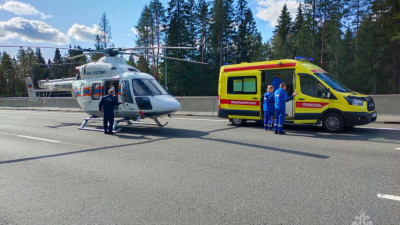 Пострадавшего в ДТП на «Скандинавии» доставили в больницу на вертолете