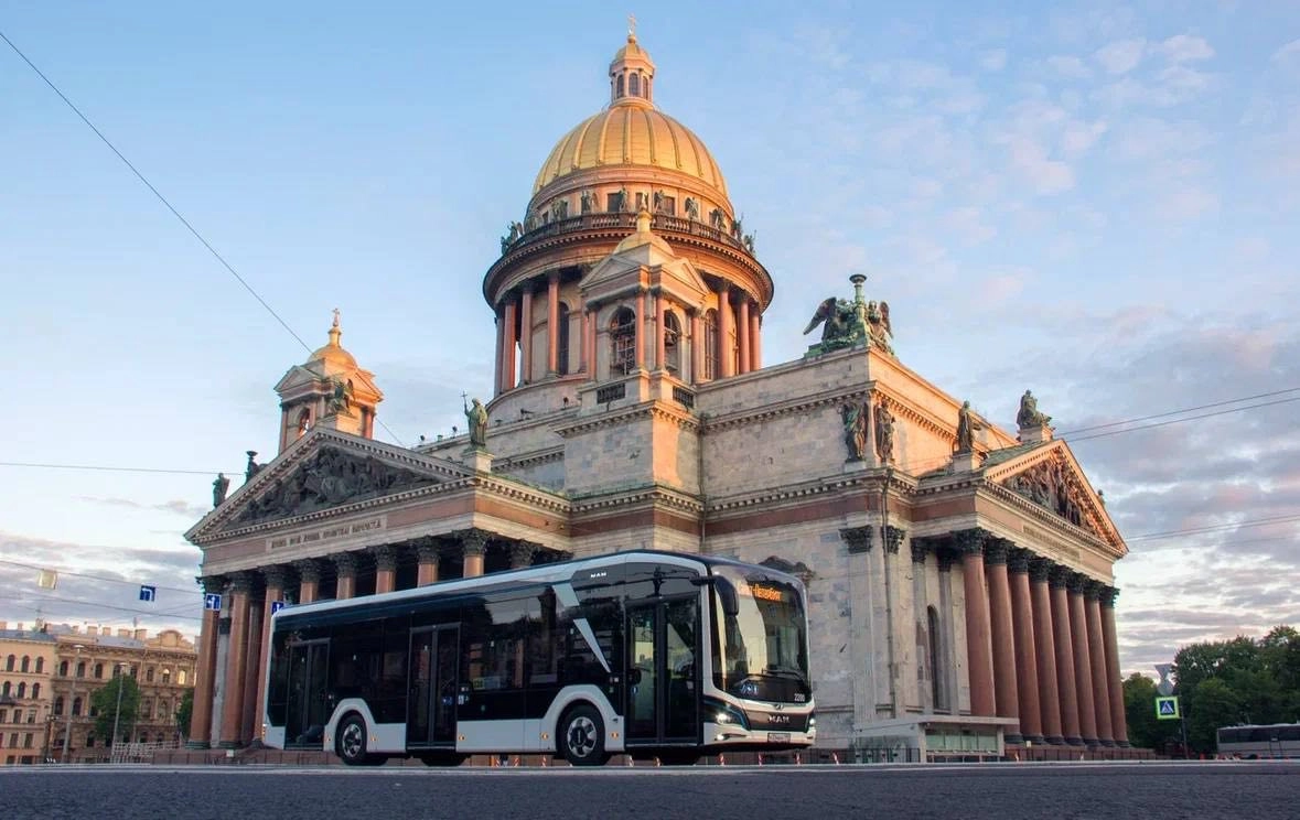 2 новых электробуса вышли на маршрут №7 по Невскому проспекту - tvspb.ru