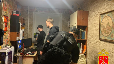 Полицейские Петербурга задержали подозреваемых в похищении подростка из Кудрово