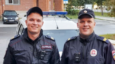 Полицейский принял экстренные роды у жительницы Петербурга на дороге под Тосно