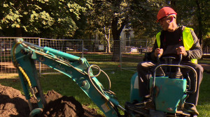 Новые фонари и не только: какие работы ведутся в Матвеевском садике