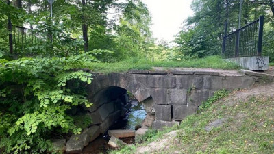 В Отдельном парке в Пушкине отремонтируют мост
