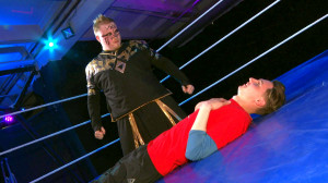 Драка как искусство: в чём секрет популярности рестлинга