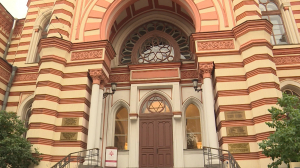 Гениза, Хупа, хоры — как хоронят книги, празднуют свадьбу и молятся в Большой хоральной синагоге Петербурга