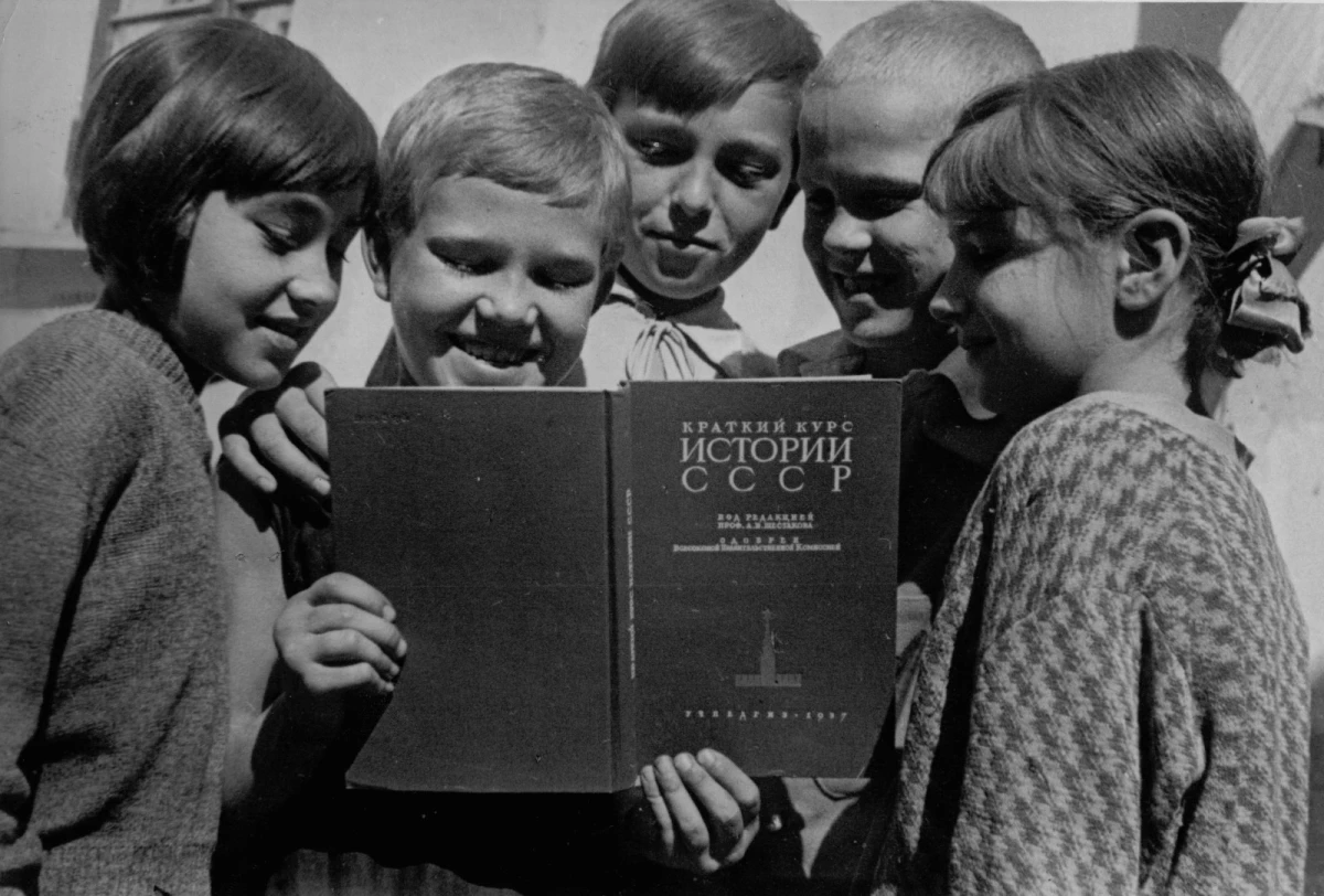 В Петербурге представят на выставке книжные памятники XVIII века - tvspb.ru