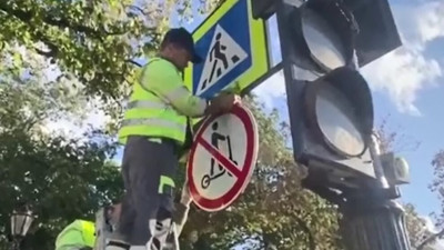 В центре Петербурга установили знаки, запрещающие езду на самокатах