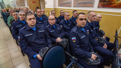 В Петербурге первые новобранцы осеннего призыва отправились нести срочную службу