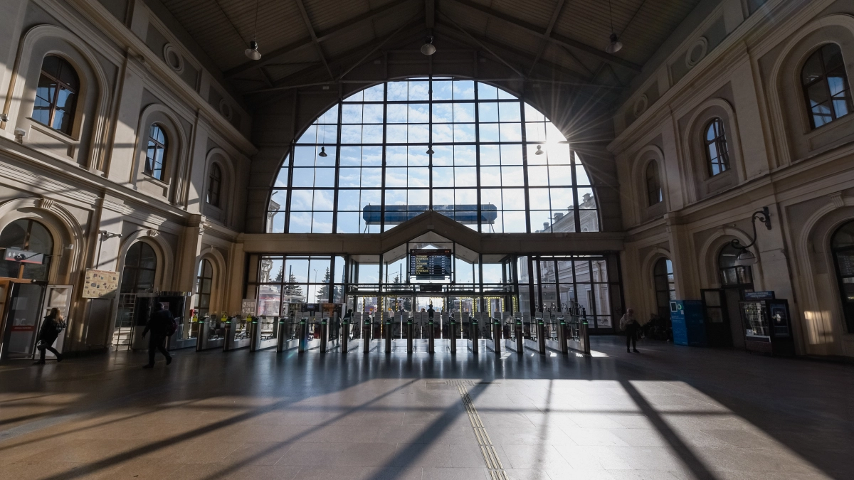 На Балтийском вокзале задержали жителя Великого Новгорода, находившегося в федеральном розыске - tvspb.ru