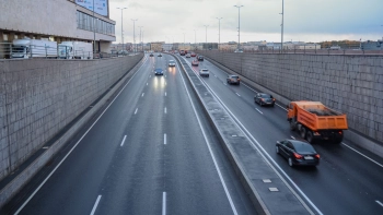 Стоков хватит до конца года, но новых машин нет: директор «Автостат» рассказал о судьбе Solaris в Петербурге