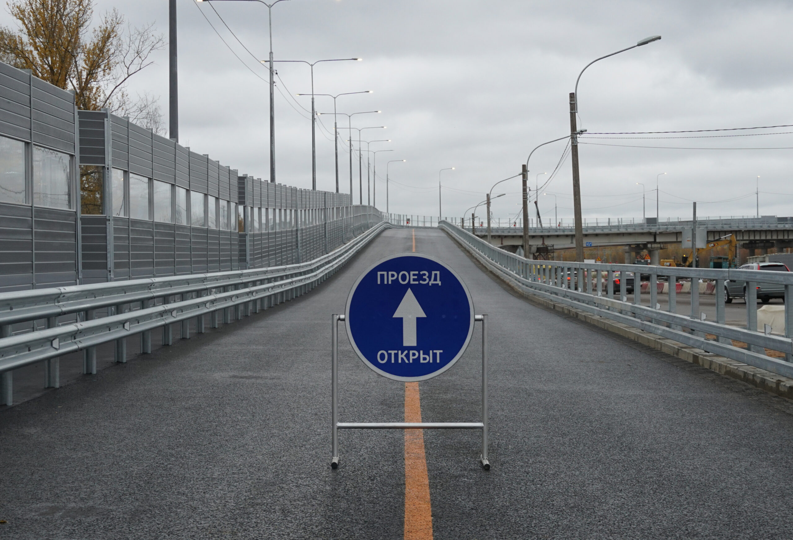 В Петербурге запустили движение по новому путепроводу Петрозаводского шоссе  | Телеканал Санкт-Петербург