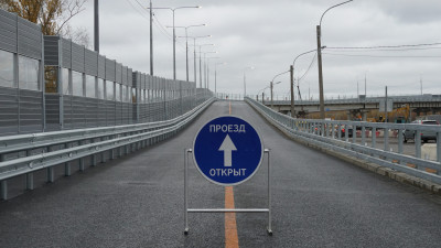 В Петербурге запустили движение по новому путепроводу Петрозаводского шоссе