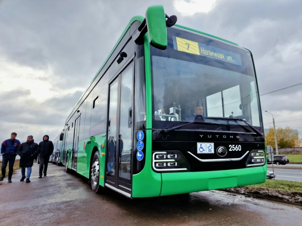 На петербургских улицах продолжают тестировать новый электробус из Китая - tvspb.ru