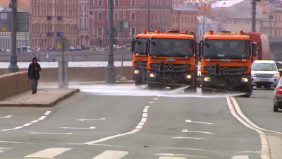 В Петербурге на уборку магистралей потратили 11 тысяч кубометров воды