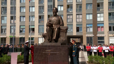 Владимир Путин рассказал о значимости открытия памятника Хо Ши Мину в Петербурге