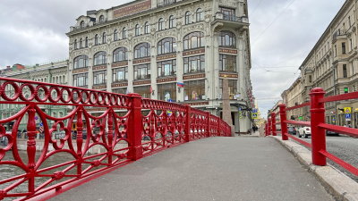 В Петербурге завершили ремонт Красного моста