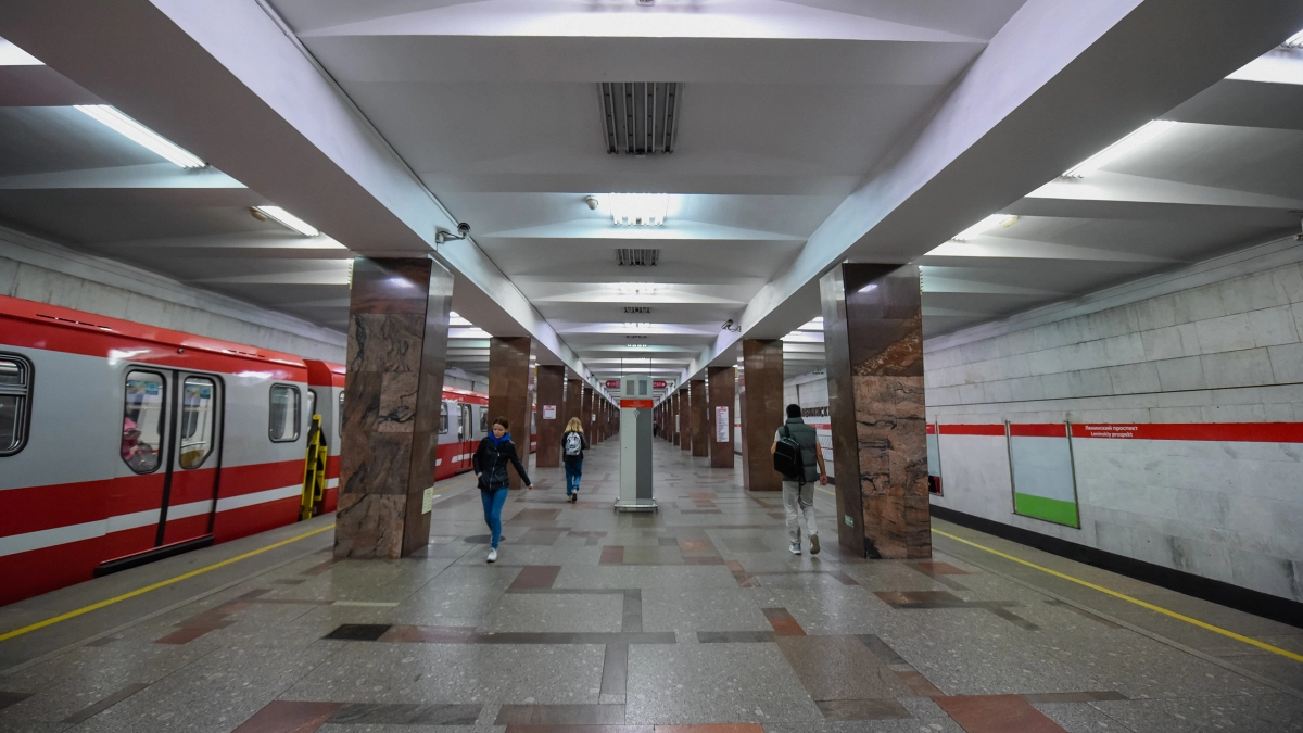 В Петербурге на «красной» ветке метро высадили пассажиров - tvspb.ru