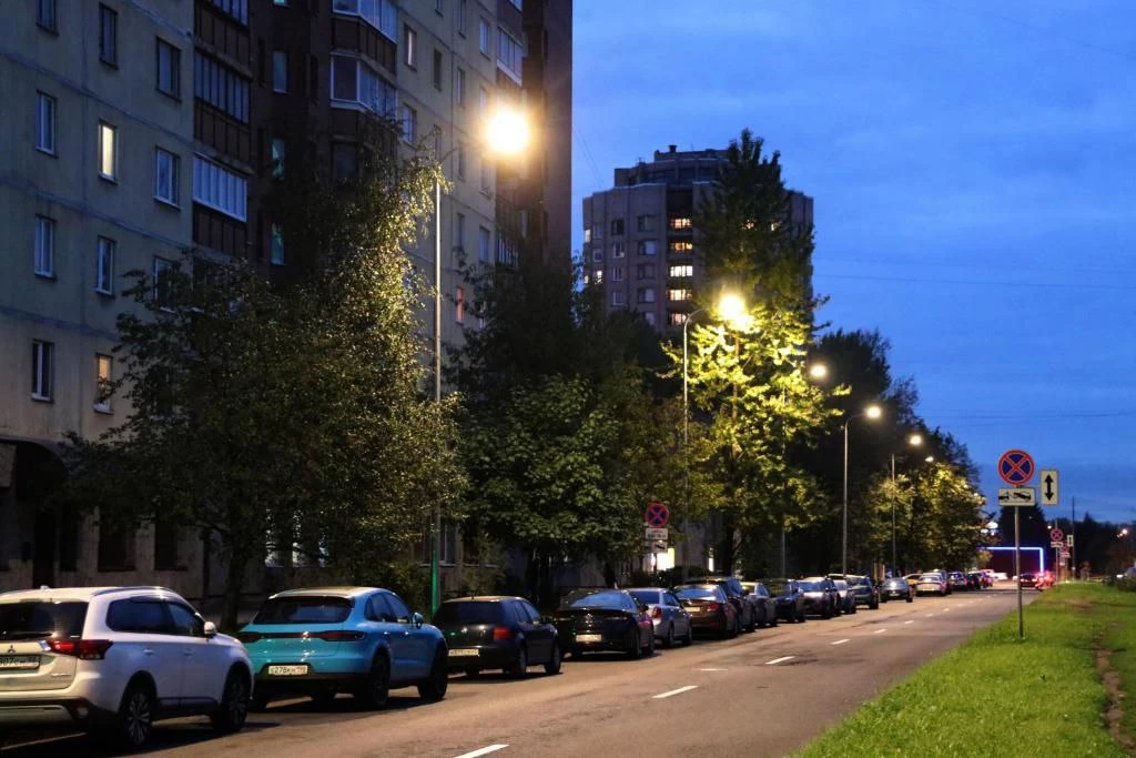 На улице Дудко в Невском районе обновили наружное освещение - tvspb.ru