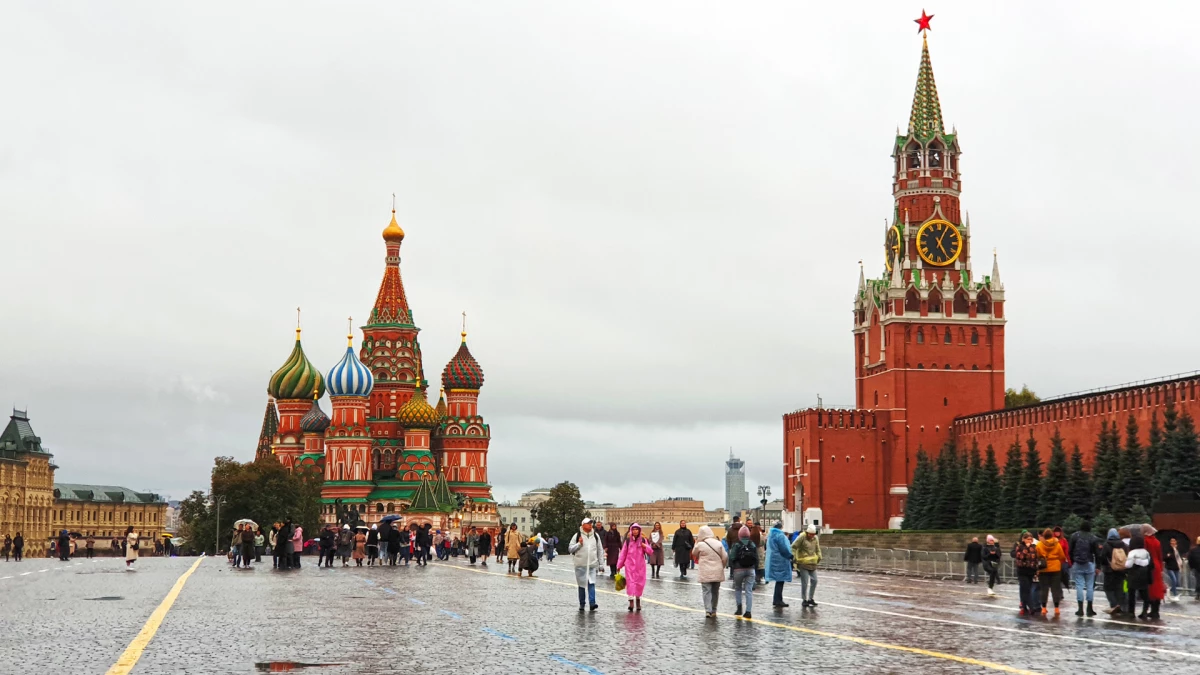 Красную площадь вновь открыли для посетителей - tvspb.ru
