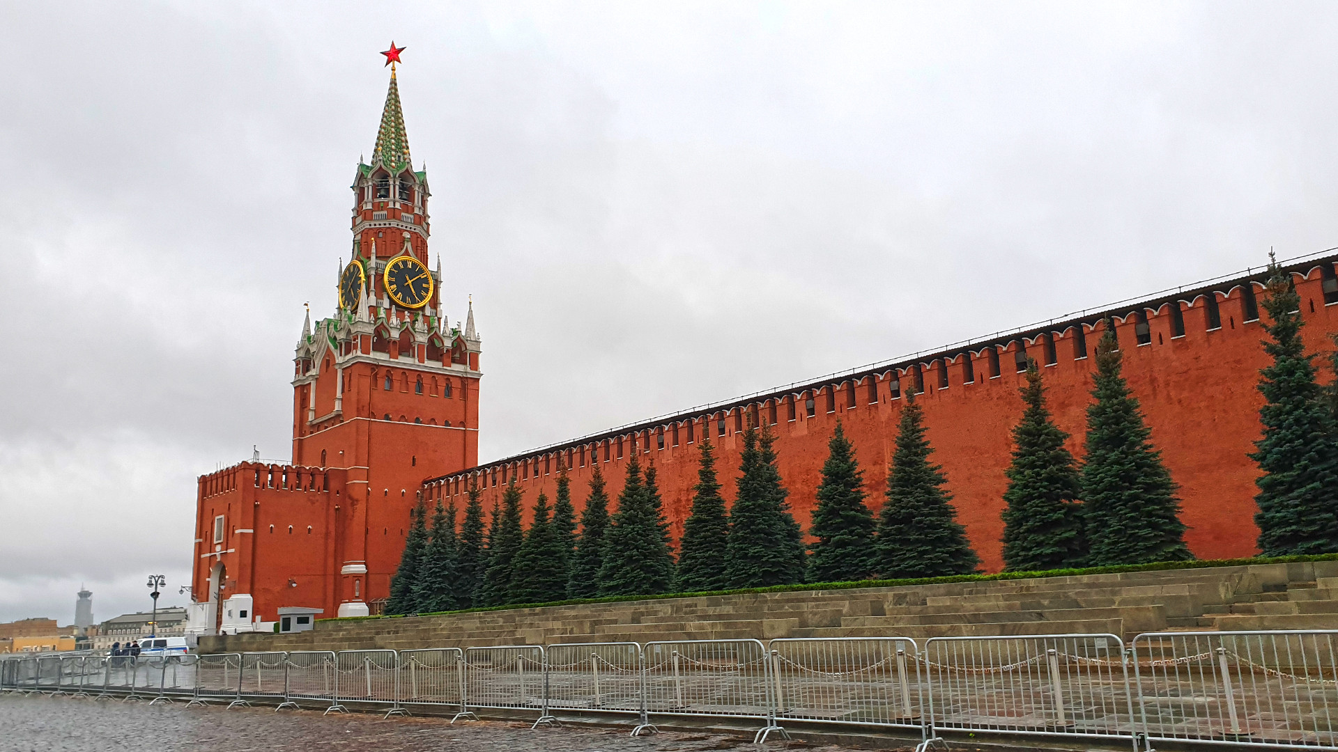 В Москве закрыли вход на Красную площадь после теракта в «Крокусе» |  Телеканал Санкт-Петербург