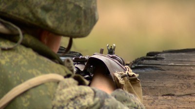 Александр Беглов поздравил военных с Днём Сухопутных войск