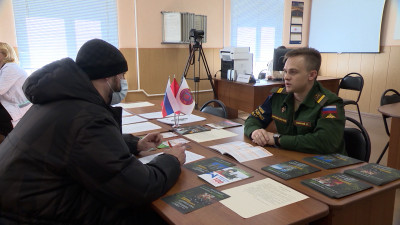 335 тысяч человек заключили контракты с Минобороны для участия в СВО