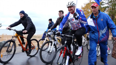 Новую велопешеходную дорожку протяженностью 12 км открыли в Сосновом бору 