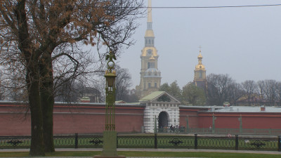 Из-за гололедицы в Петербурге объявлен желтый уровень опасности