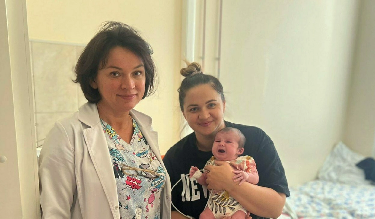 Врачи Педиатрического университета подарили голос новорожденной из Гатчины - tvspb.ru