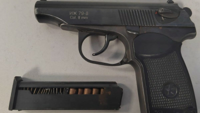 На петербургском автовокзале задержали пенсионерку с пистолетом