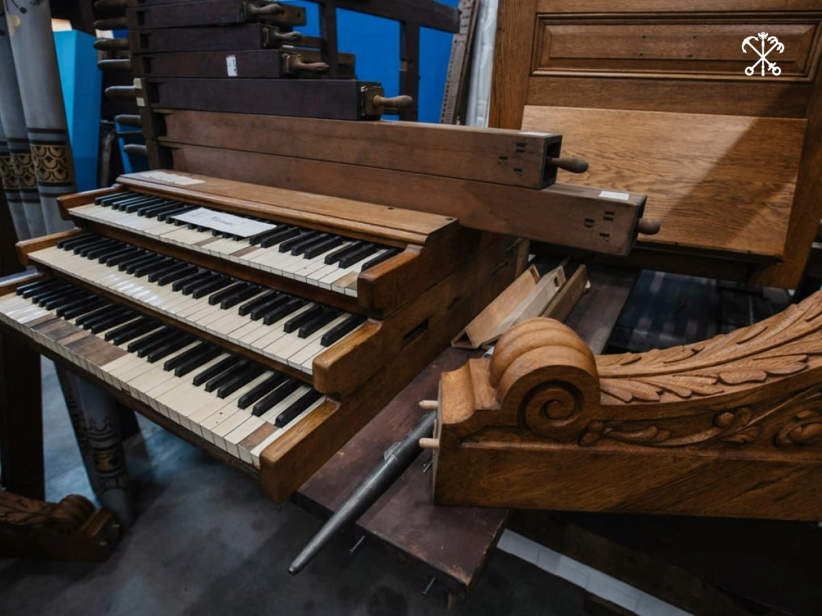 Музыкальный театр имени Ф. И. Шаляпина отреставрирует витражи и орган для интерьеров своего Концертного зала - tvspb.ru