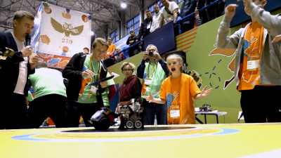 В Петербурге стартовал международный фестиваль «РобоФинист 2023»