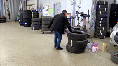 Автомобилистам рассказали, как изменились цены на шины с приходом осени
