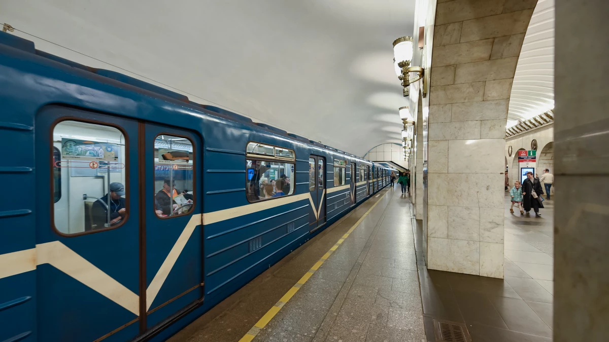В Петербурге две станции метро закрылись на ноябрьские праздники - tvspb.ru