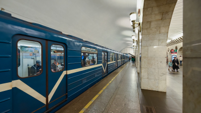 В Петербурге две станции метро закрылись на ноябрьские праздники