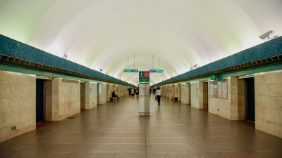 На «зеленой» ветке петербургского метро обновят вагоны