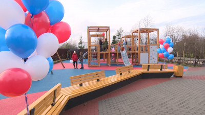 В Петро-Славянке открыли сразу два общественных пространства