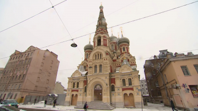 С храма Пресвятой Богородицы во Фрунзенском районе сняли строительные леса