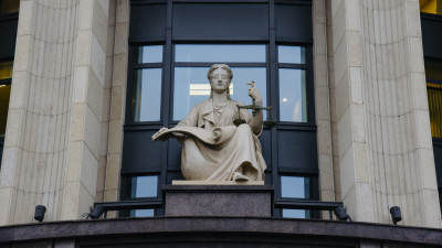 Петербуржец, который оформлял фиктивную прописку для иностранцев, предстанет перед судом