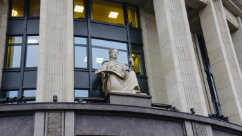 Прокуратура Петербурга потребовала лишить прав 10 водителей, страдающих алкоголизмом и наркоманией