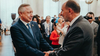 Внук генерала де Голля принял приглашение Александра Беглова посетить Петербург в 2024 году