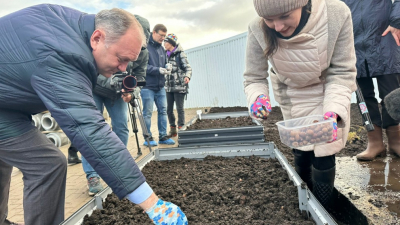 На «Волхонке» в почву из переработанного мусора посадили семена