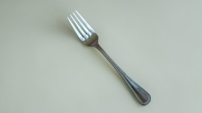 В Парголово пьяная женщина чуть не убила сожителя вилкой во время ссоры