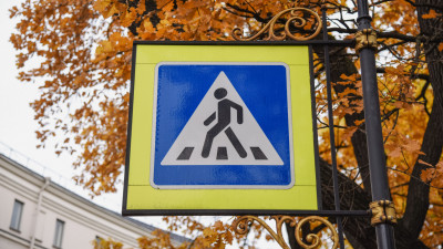 В Невском районе водитель сбил школьника на переходе и скрылся с места ДТП